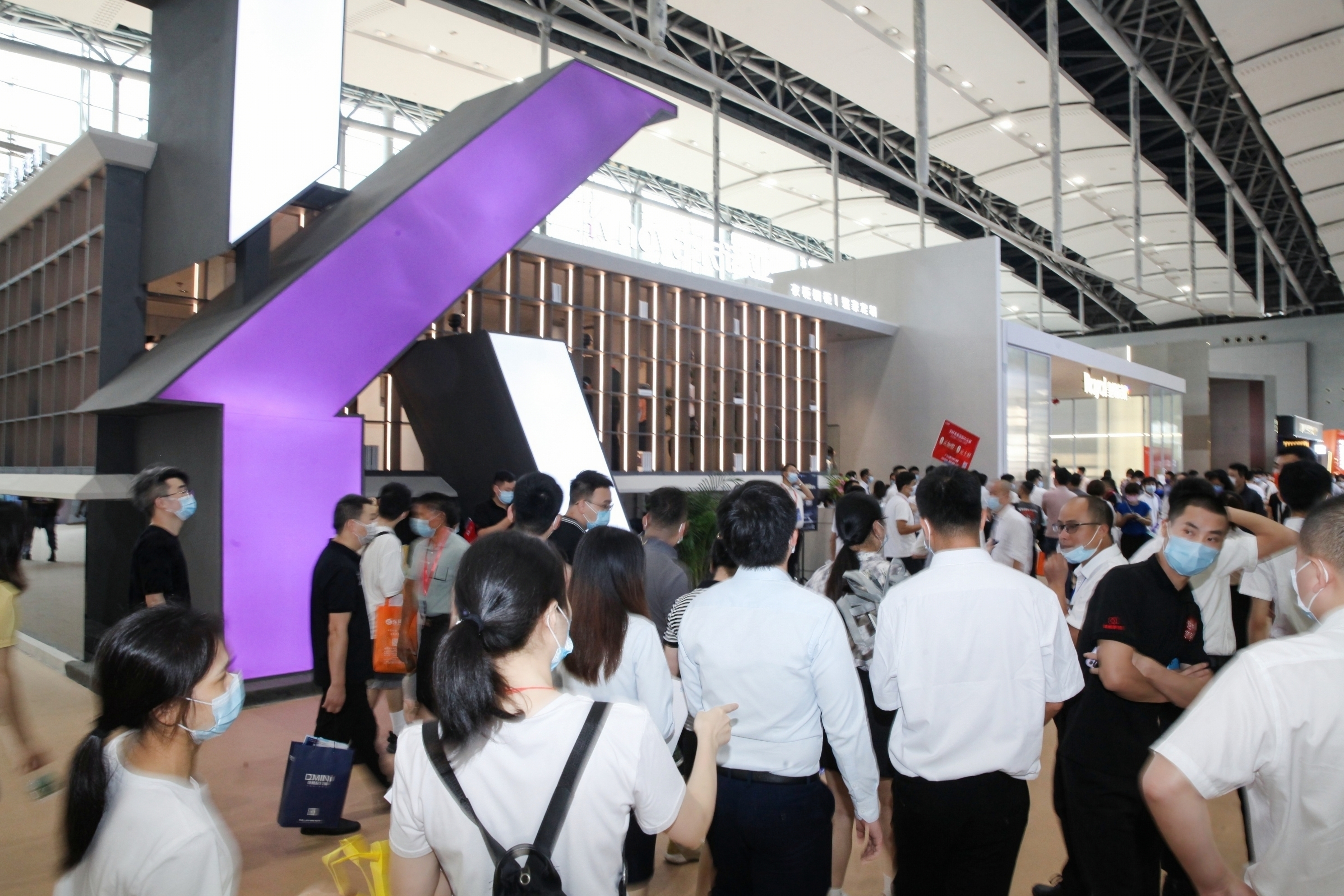 卡诺亚新一代沉醉式休会展馆冷艳中国建博会（广州）