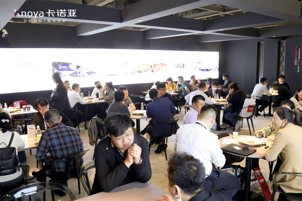 卡诺亚“四驱”并进表态广州定制家居展
