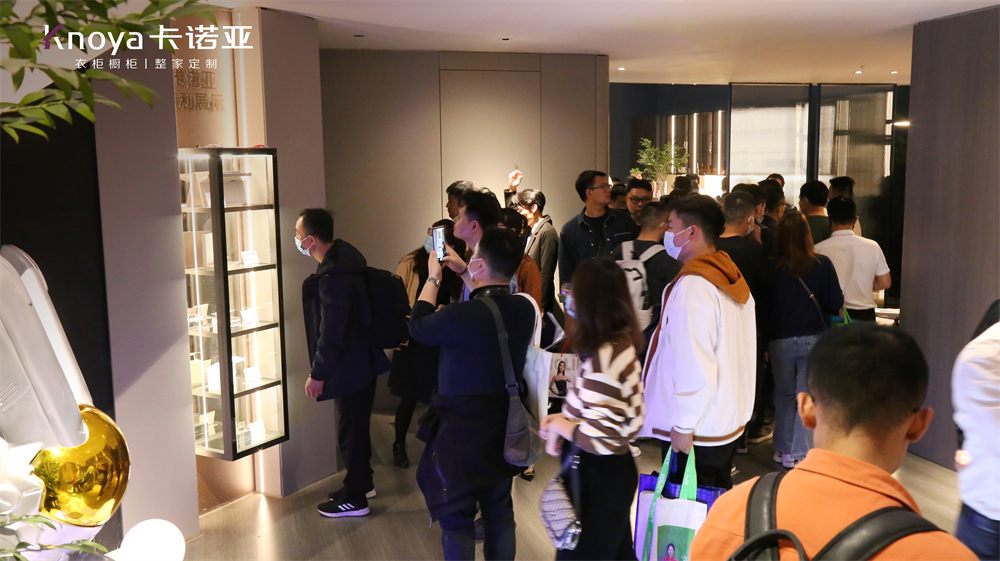 卡诺亚“四驱”并进表态广州定制家居展